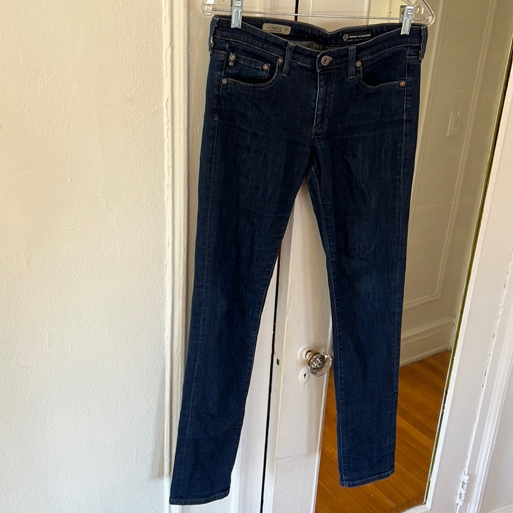 AG the Legging. Super skinny Fit. Mid rise jean. Size 29R